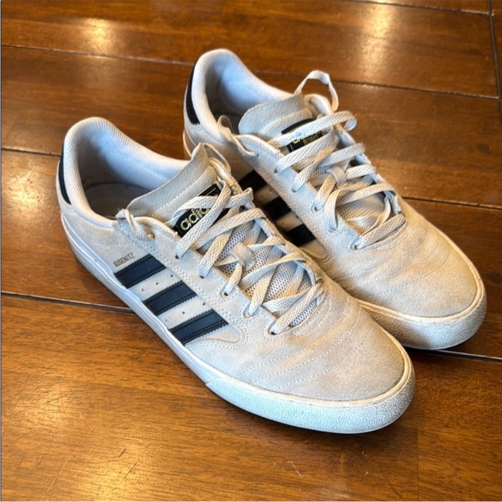 Adidas Men's Light Gray and Black Sneakers